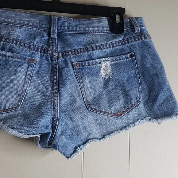 Forever 21 Light Wash Shorty Short Jean Frayed shorts - Picture 6 of 6